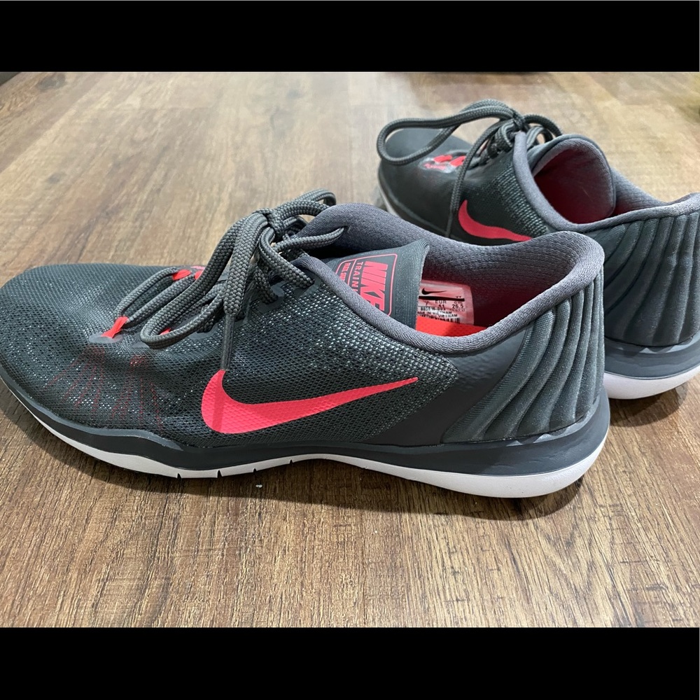 Nike Sneakers - Gray & Pink